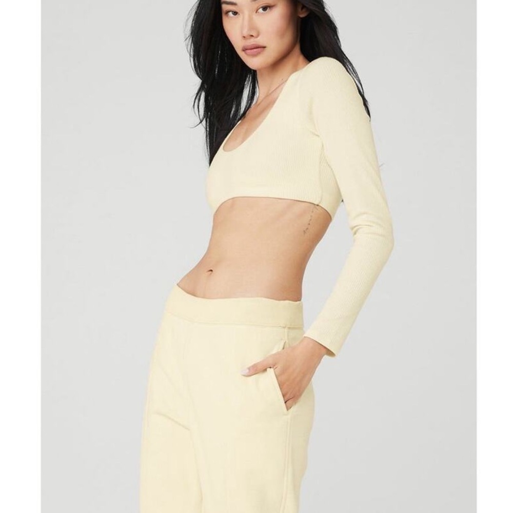 ALO Yoga Cream Crop Top
